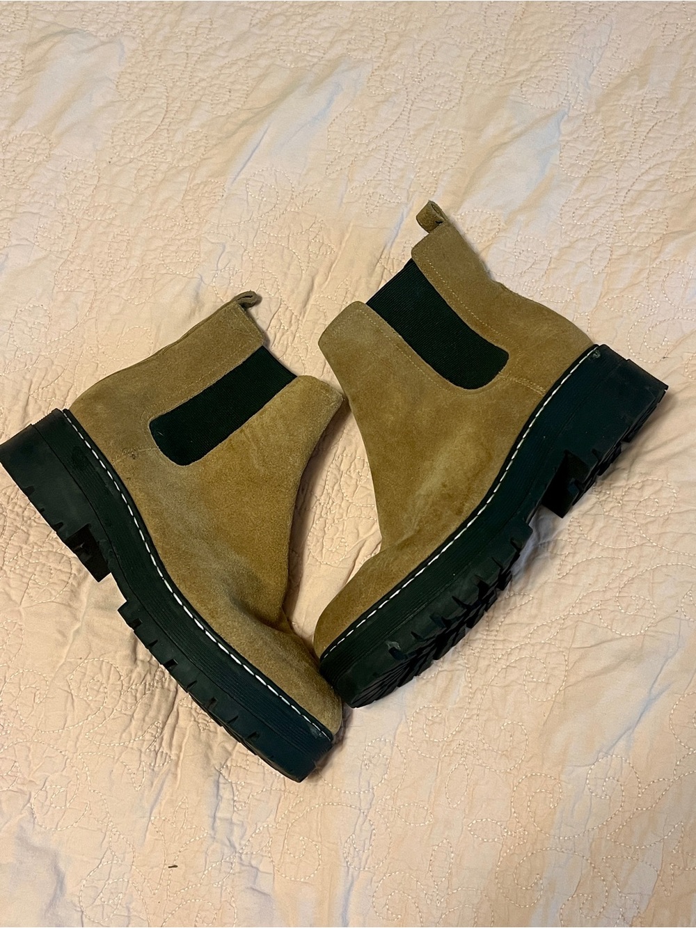Marc Fisher Tan Suede Chelsea Ankle Boots with Black Platform Sole 9.5
